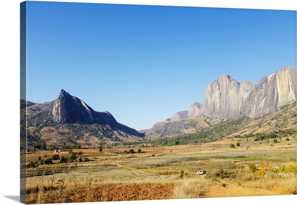 Tsaranoro Valley and Chameleon Peak, Ambalavao, central area, Madagascar, Africa