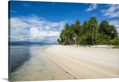 Turquoise water and white sand beach, White Island, Buka, Bougainville, Papua New Guinea
