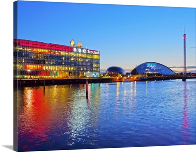 Twilight view of the BBC Scotland and the Glasgow Science Centre, Glasgow, Scotland