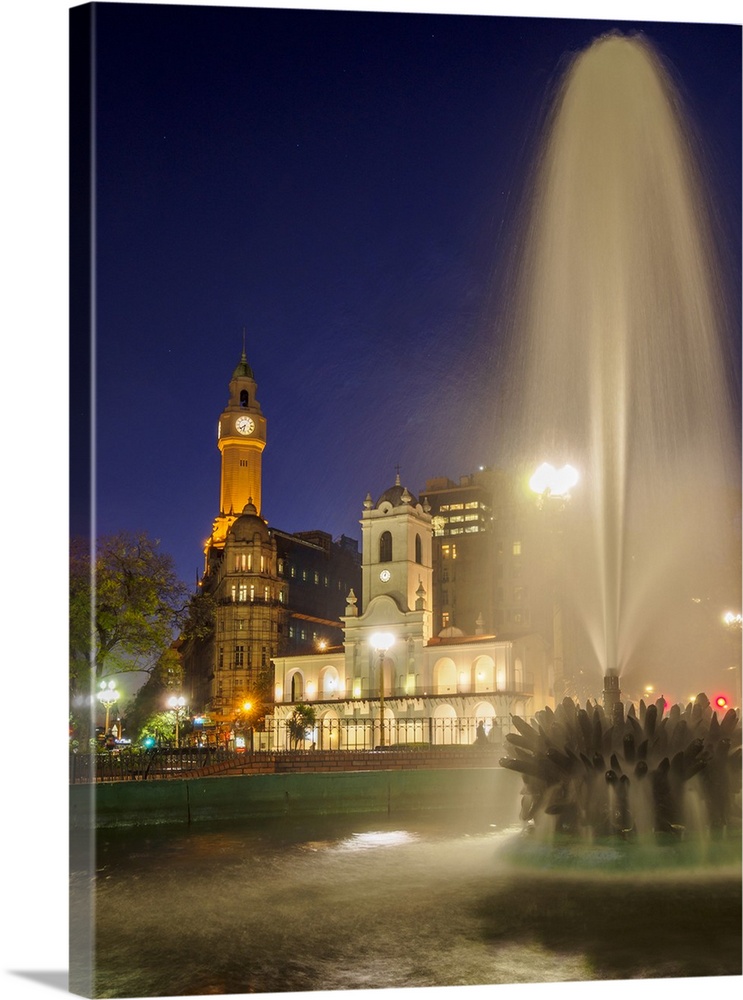 Twilight view of the Plaza de Mayo, Monserrat, City of Buenos Aires, Buenos Aires Province, Argentina, South America