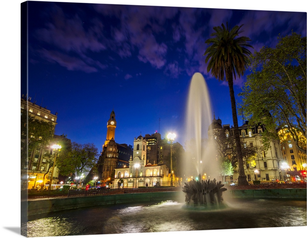 Twilight view of the Plaza de Mayo, Monserrat, City of Buenos Aires, Buenos Aires Province, Argentina, South America