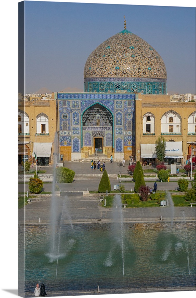 View across Naqsh-e (Imam) Square from Ali Qapu Palace opposite Sheikh Lotfollah Mosque, UNESCO World Heritage Site, Isfah...