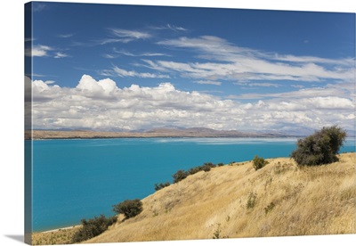 View across the turquoise waters of Lake Pukaki, New Zealand
