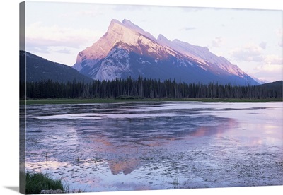 View across Vermilion Lakes to Mount Rundle, Banff National Park, Alberta, Canada