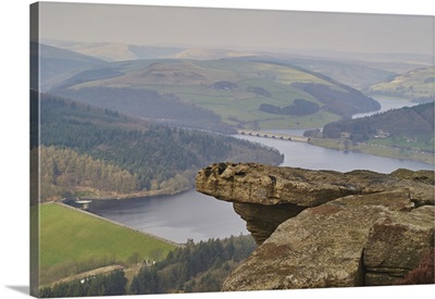 View from Hathersage Edge to Ladybower Reservoir and Derwent Valley, England
