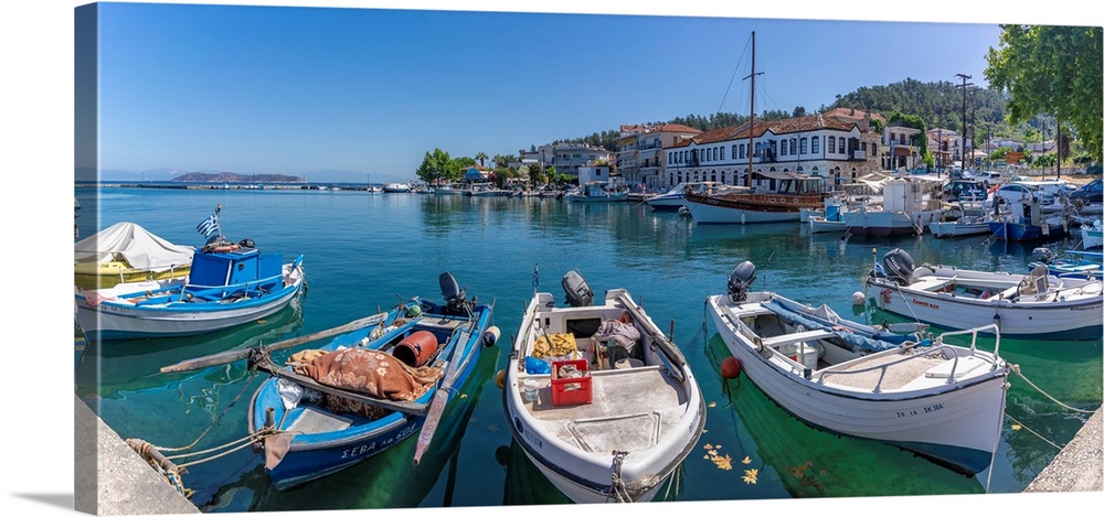 View of boats and harbour in Thassos Town, Thassos, Aegean Sea, Greek Islands, Greece, Europe
