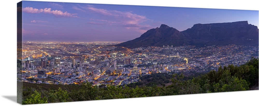 View of Cape Town and Table Mountain from Signal Hill at dusk, Cape Town, Western Cape, South Africa, Africa