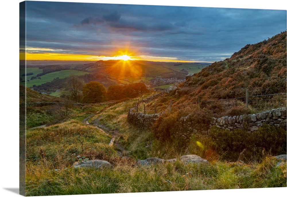 View of sunset from Baslow Edge, Derbyshire Peak District, Derbyshire, England, United Kingdom, Europe