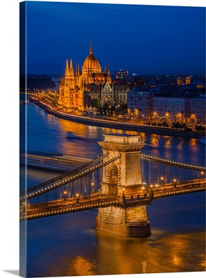 View of the Chain bridge over the River Danube, Budapest, Hungary