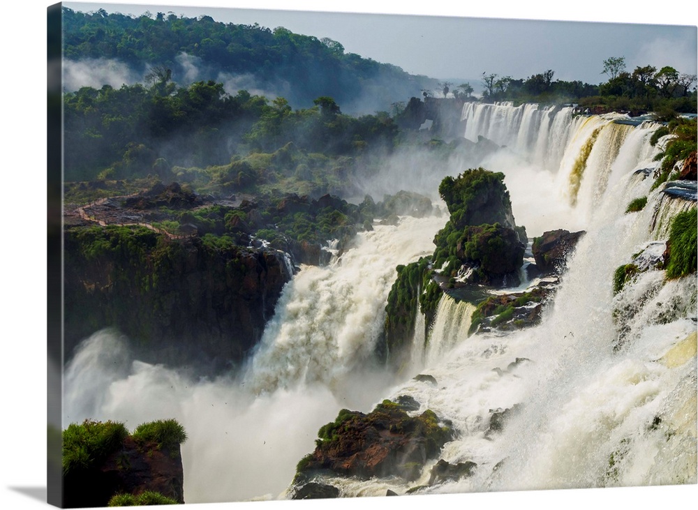 View of the Iguazu Falls, UNESCO World Heritage Site, Puerto Iguazu, Misiones, Argentina, South America