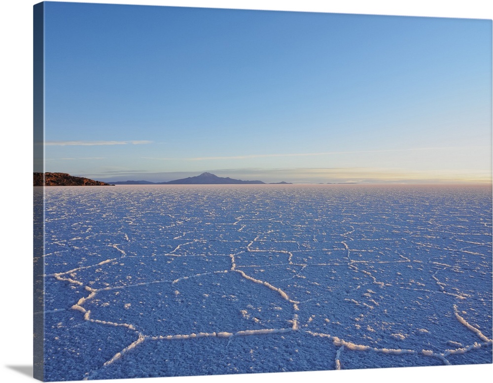 View of the Salar de Uyuni, the largest salt flat in the world, at sunrise, Daniel Campos Province, Potosi Department, Bol...