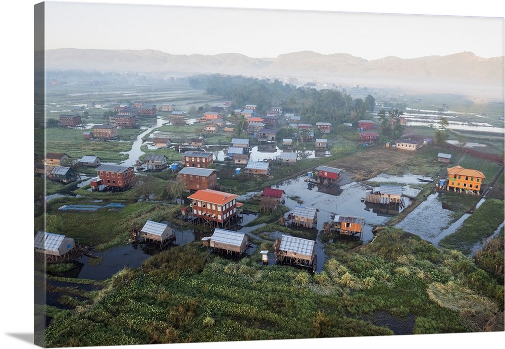 Weaving, Inle Lake, Shan State, Myanmar