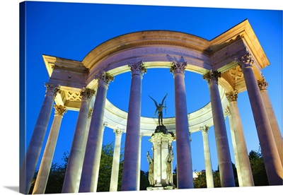 Welsh National War Memorial Statue, Alexandra Gardens, Cathays Park, Cardiff, Wales