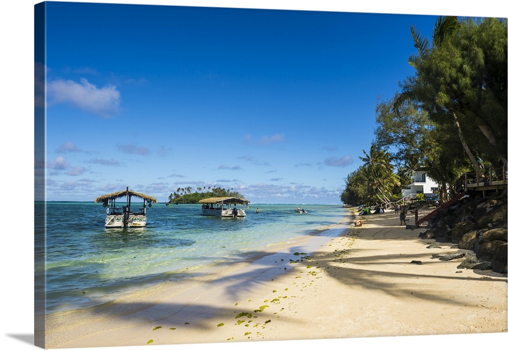 White sand beach and turquoise waters, Muri beach, Rarotonga and the Cook Islands