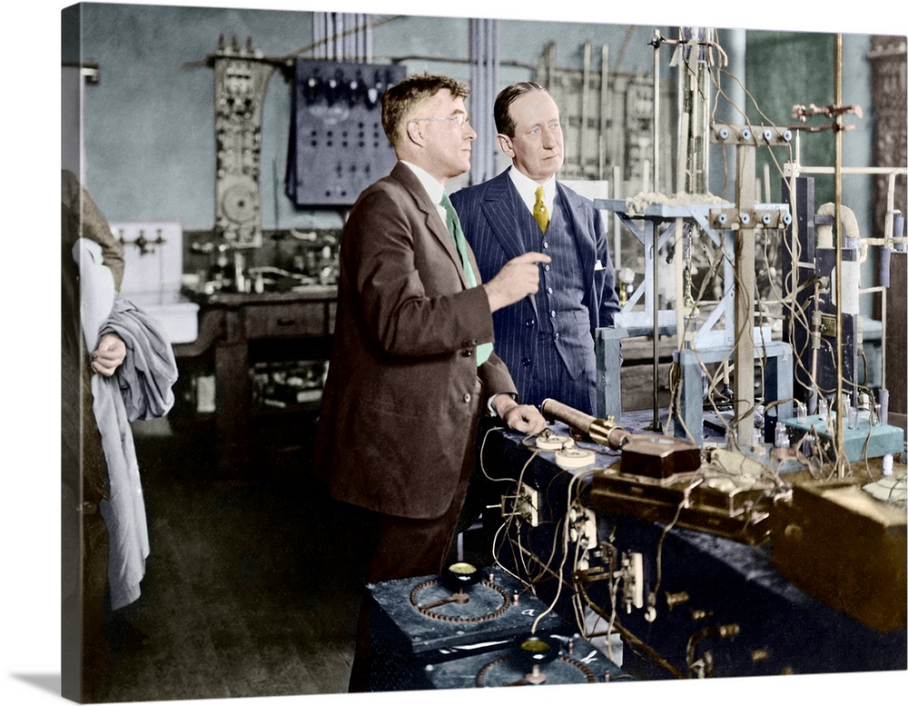 Irving Langmuir and Guglielmo Marconi in the General Electric Research Laboratory, New York, 1922. Marconi (1874-1937, rig...