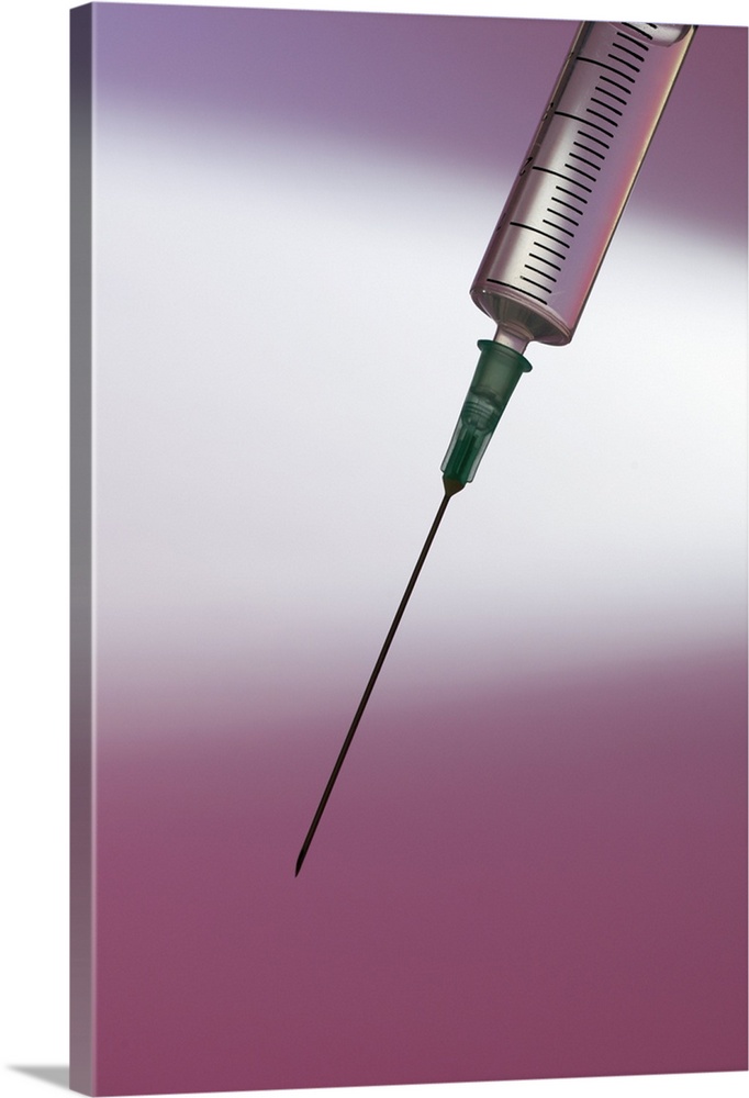 Syringe containing a liquid.