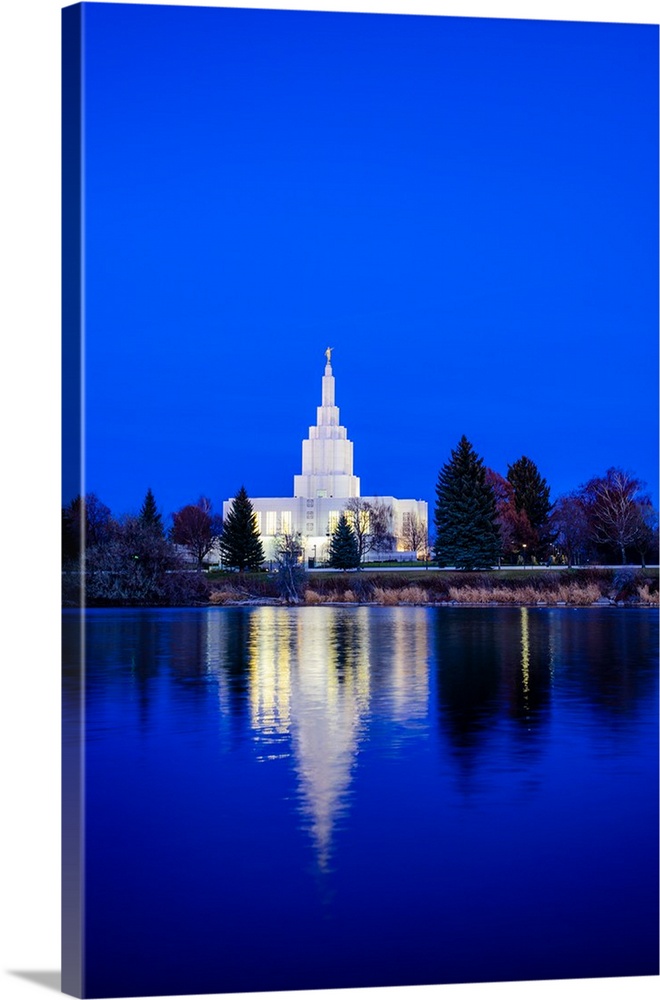The Idaho Falls Temple is one of the earliest temples to be created. As the 8th operating temple, it was dedicated in 1940...