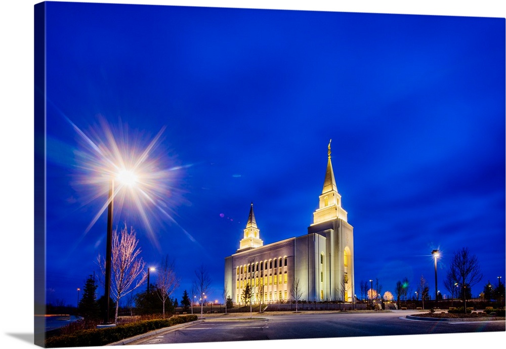 The Kansas City Missouri Temple has double towers, an architectural quality that distinguishes it from other temples and g...