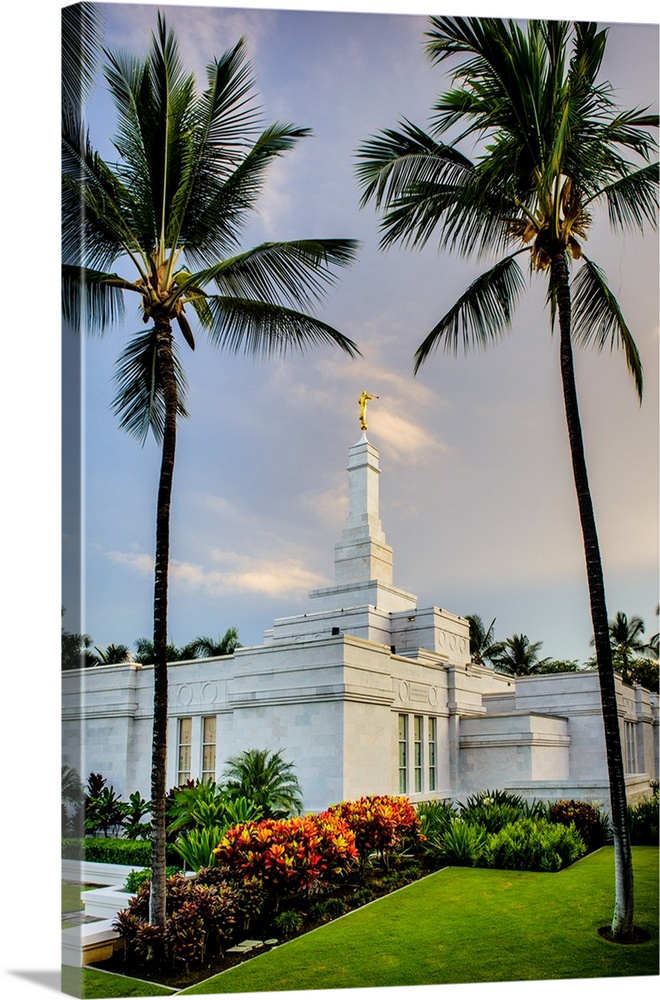The Kona Hawaii Temple is located in warm Kailua Kona, Hawaii. It is the 70th operating temple and was originally dedicate...