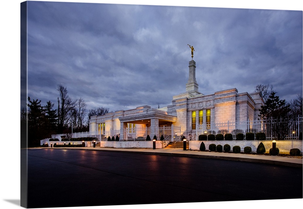 The Louisville Kentucky Temple is located in Crestwood and was dedicated in May 1999 by John K. Carmack and again in 2000 ...