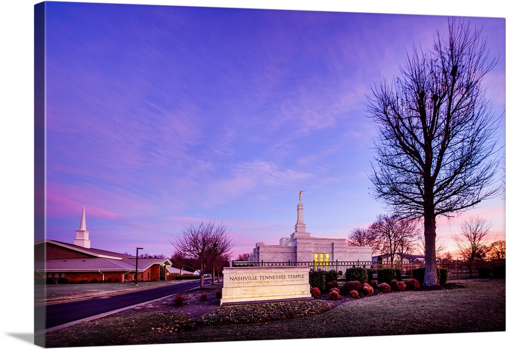The Nashville Tennessee Temple is located in Franklin, Tennessee. Though not owned by the temple, it is surrounded by pict...