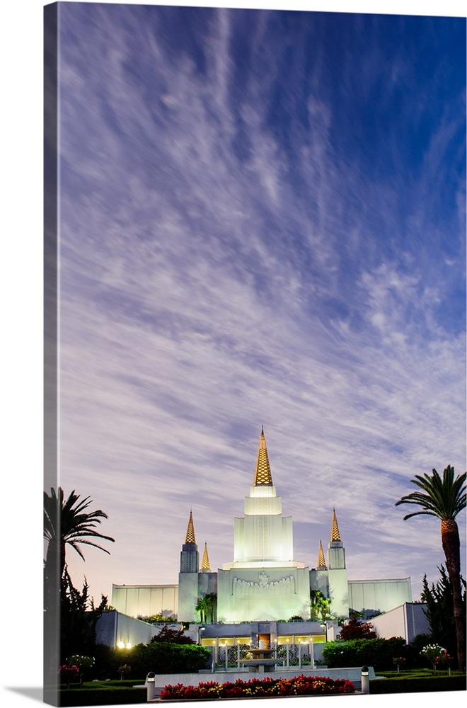 The Oakland California Temple consists of a whopping 95,000 square feet of space, including four ordinance rooms and seven...