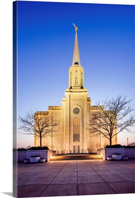 St. Louis Missouri Temple, Front at Night, Town and Country, Missouri