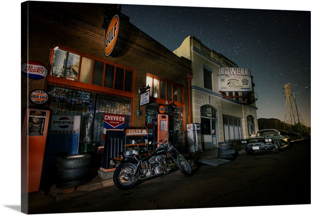 Erie Street in Bisbee, Arizona with classic cars