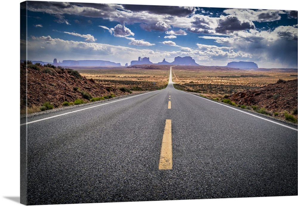 Forest Gump Highway in Monument Valley
