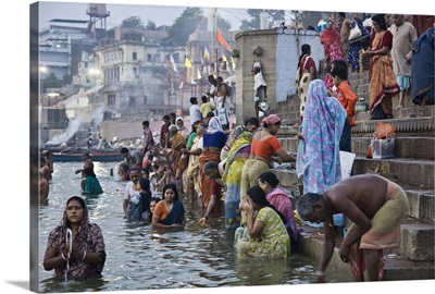 India Washing in Ganges