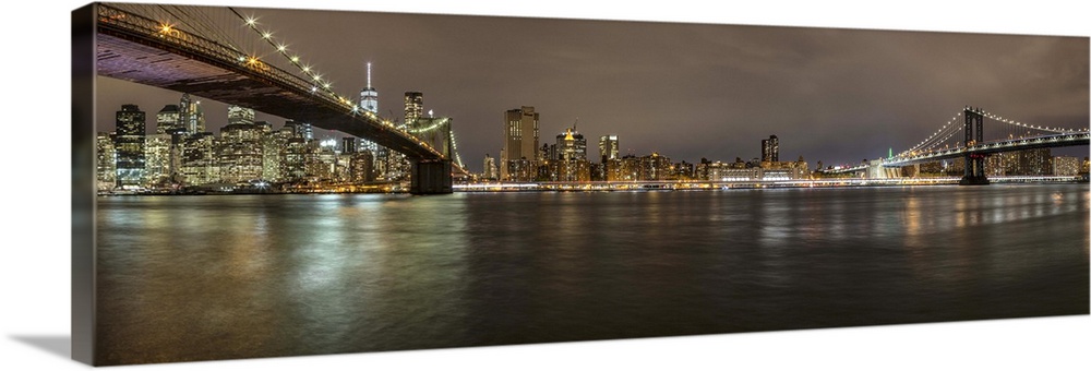 Panorama of the Brooklyn and Manhattan Bridges in NYC.