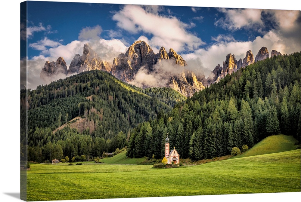 Saint_johanns_church_in_the_Dolomites