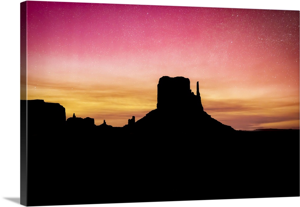 The Mittens during the aurora in Monument Valley