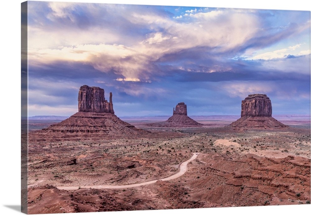 The Mittens in Monument Valley, utah