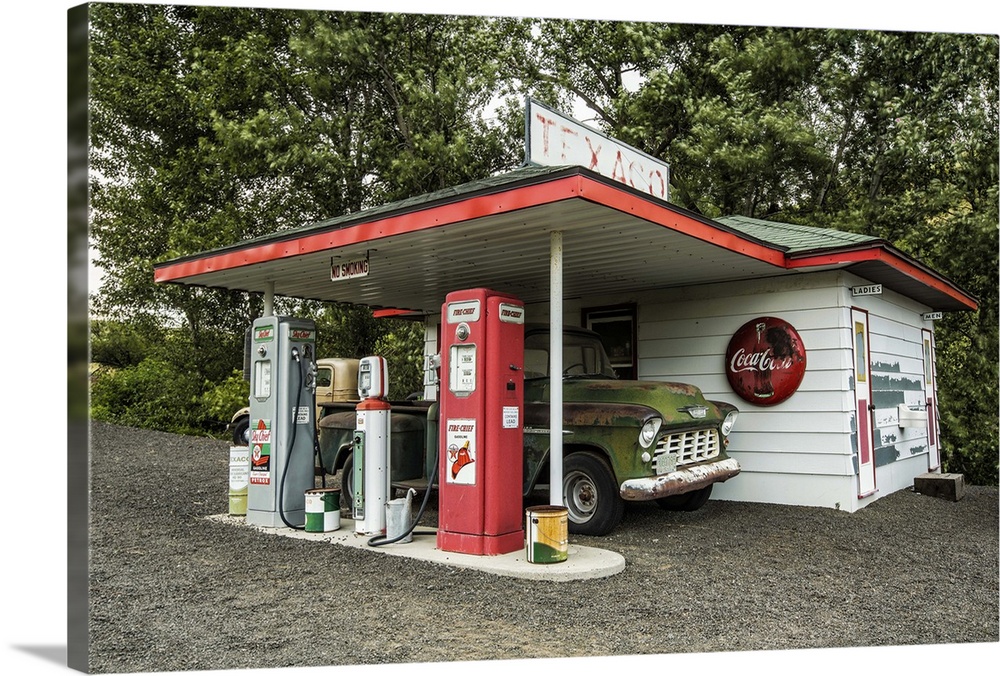 Vintage Texaco gas station in the Palouse, Washington