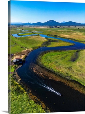 Few Places On Earth Rival The Stunning Beauty Of Northern California's Fall River