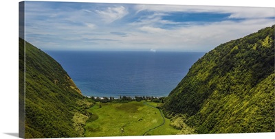 The big island's stunning Waipi'o Valley