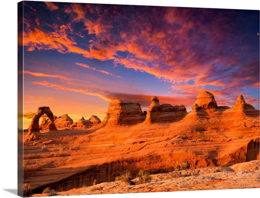 Famous arched rock formation in Arches National Park, Utah.