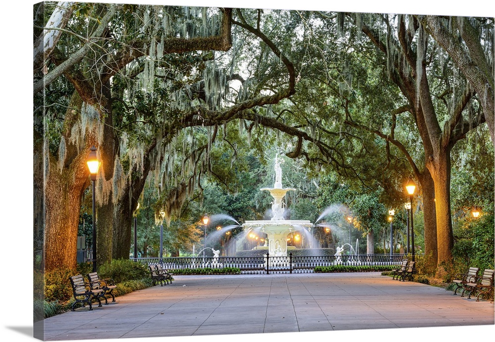 Forsyth Park Fountain in Savannah, Georgia, USA.