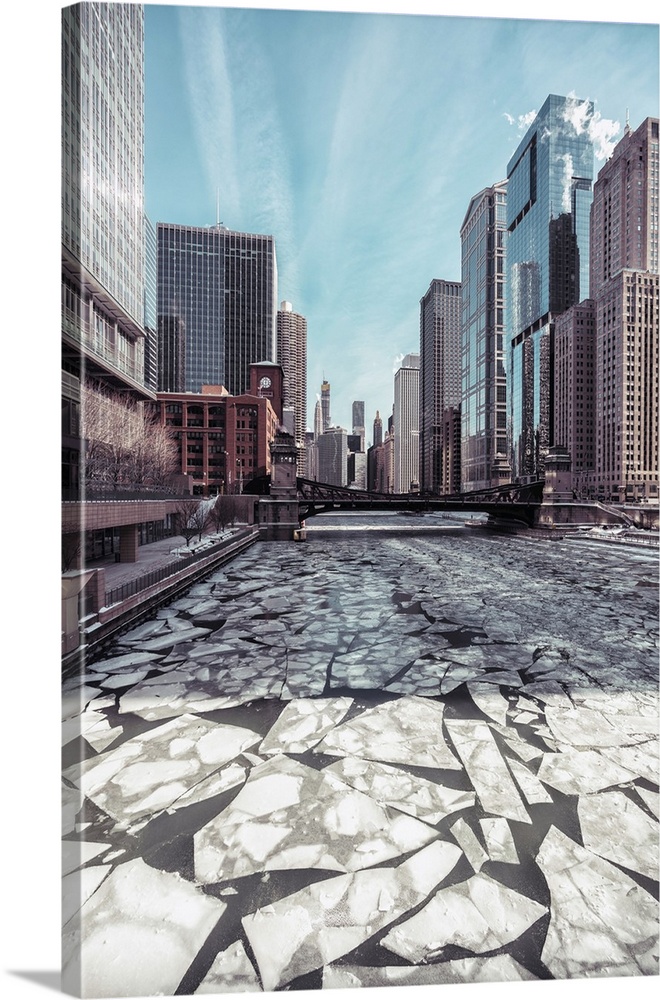 Ice Floes On Chicago River, Winter Scenery, Polar Vortex