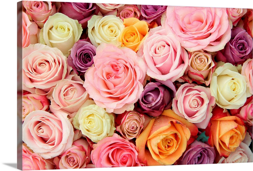Rose arrangement for a wedding.