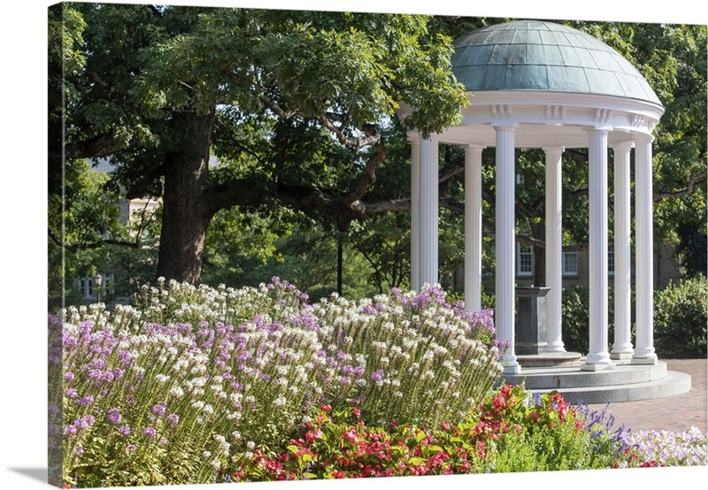 The Old Well At The University Of North Carolina In Chapel Hill | Great ...