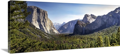 Tunnel View In Yosemite National Park