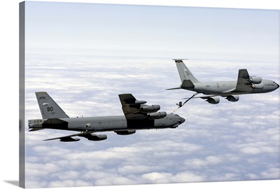 A B-52H Stratofortress refuels with a KC-135R Stratotanker
