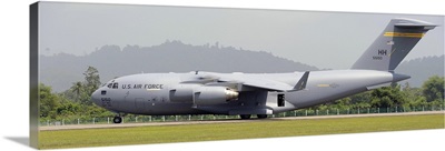 A C-17 Globemaster III of the U.S. Air Force at Langkawi Airport