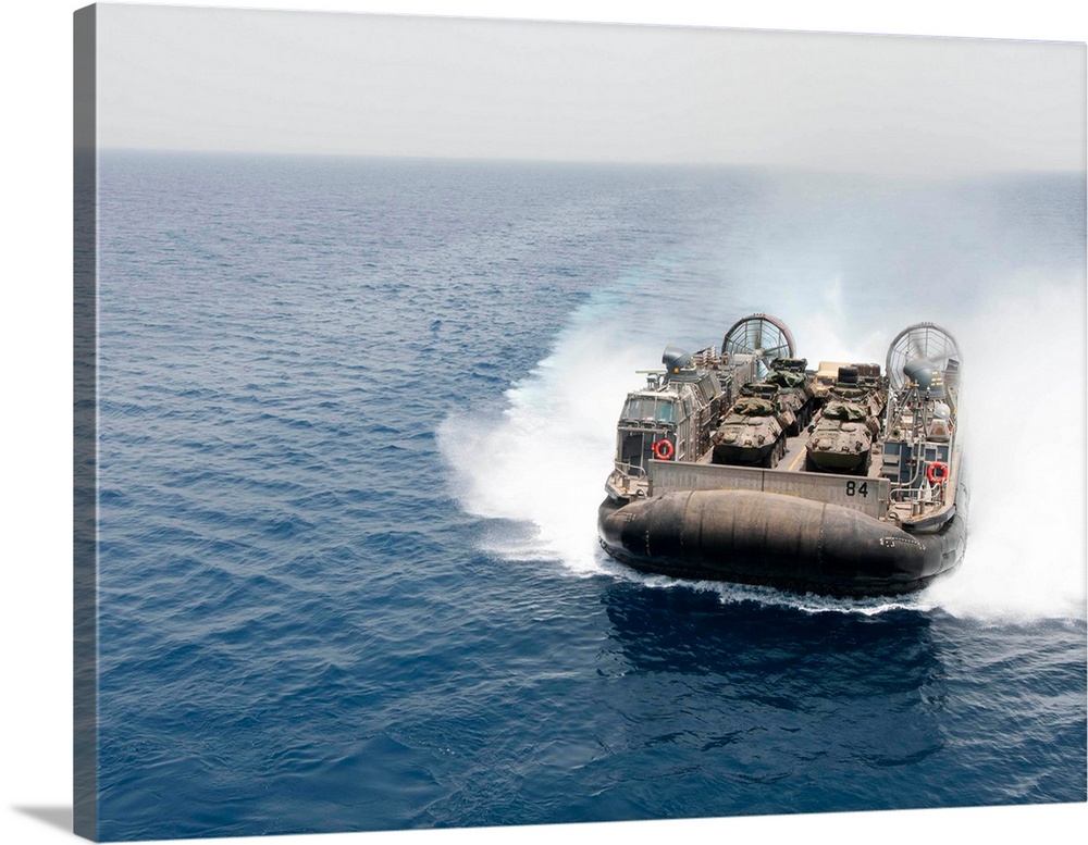 A landing craft air cushion transits the Gulf of Aden.