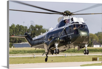 A U.S. Marine Corps VH-3D transport helicopter