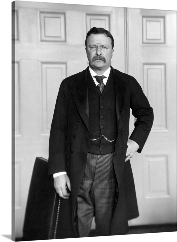 American history photo of President Theodore Roosevelt in his office.