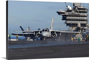 An S-3B Viking prepares to launch from USS John C Stennis image thumbnail
