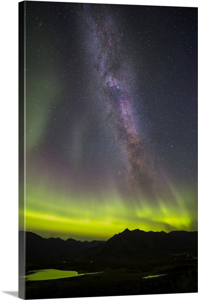 Aurora Borealis, Dempster Highway, Yukon, Canada.